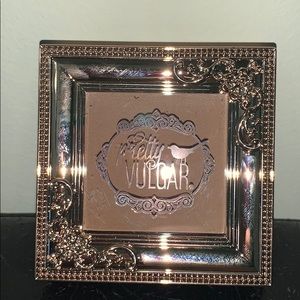 Pretty Vulgar bronzer
